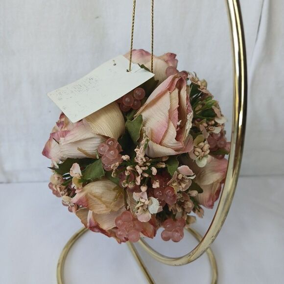 Vintage Victorian Style Round Pink Rose Floral Bouquet Ornament NWT - Picture 3 of 4